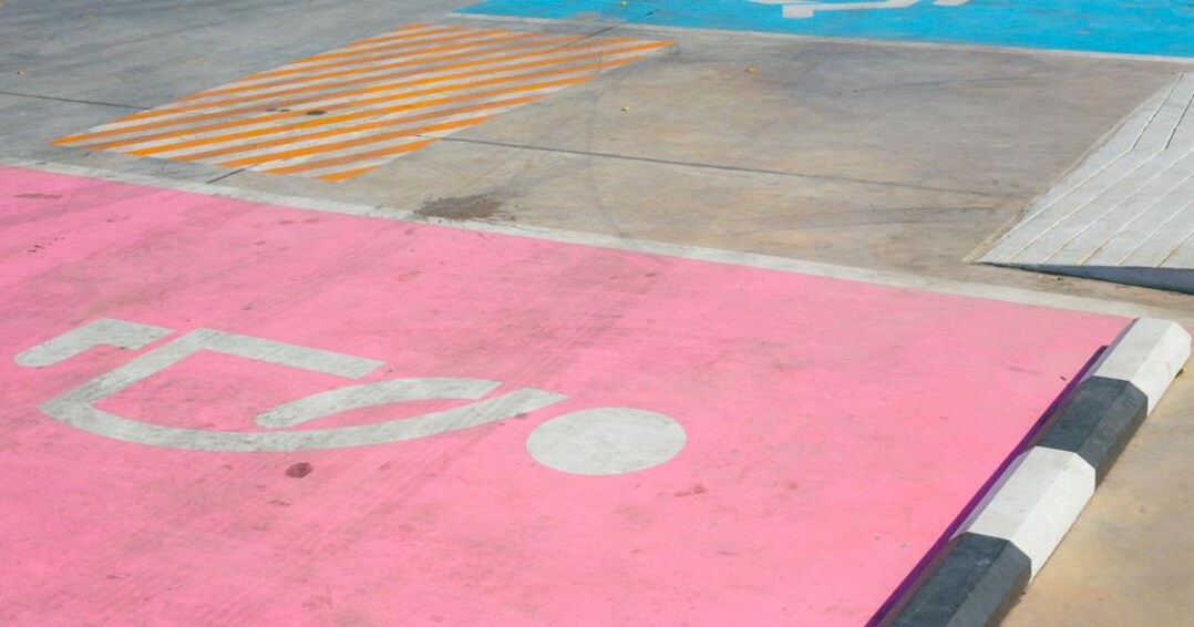 Yung con sales strisce rosa